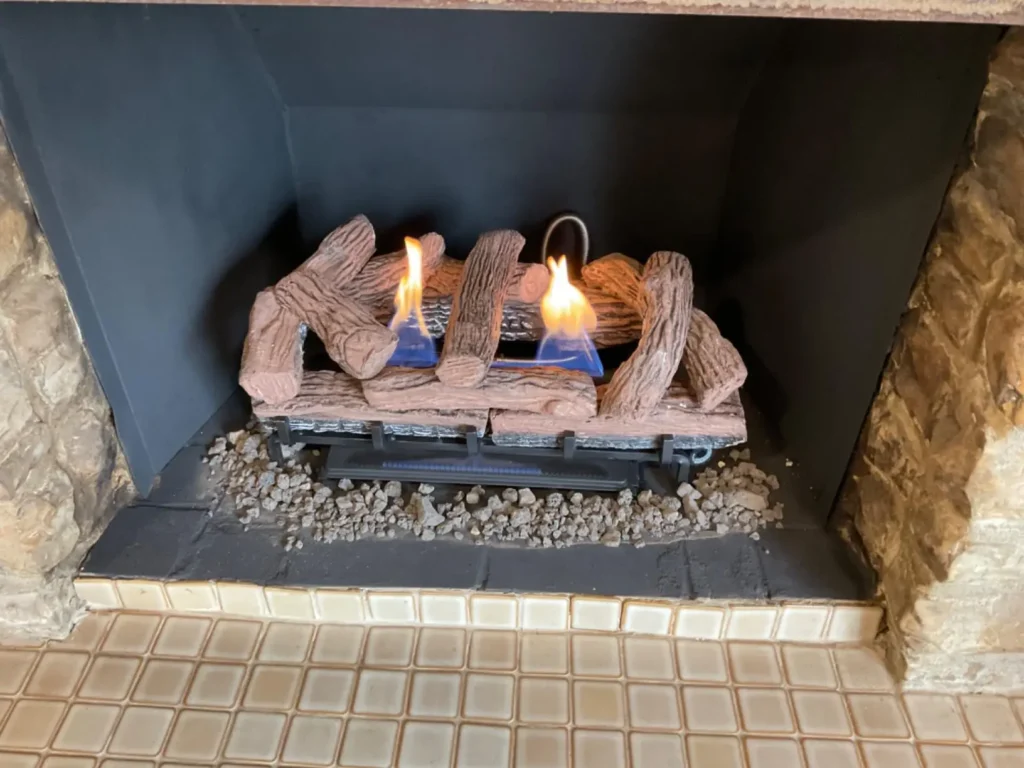 Ventless gas fireplace logs